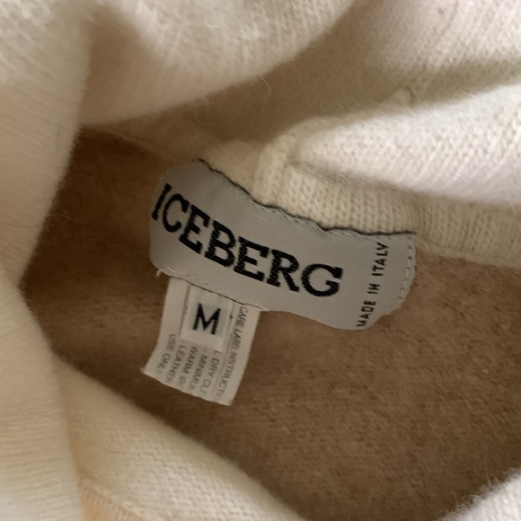 Iceberg History Sweater size M two tones seals 🦭 - Picture 5 of 16